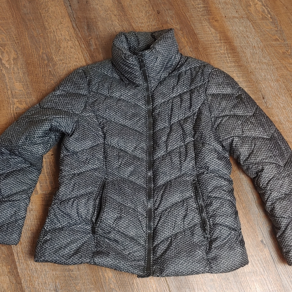 Guess Quilted Puffer Jacket full zip women's Size L Black with white pattern